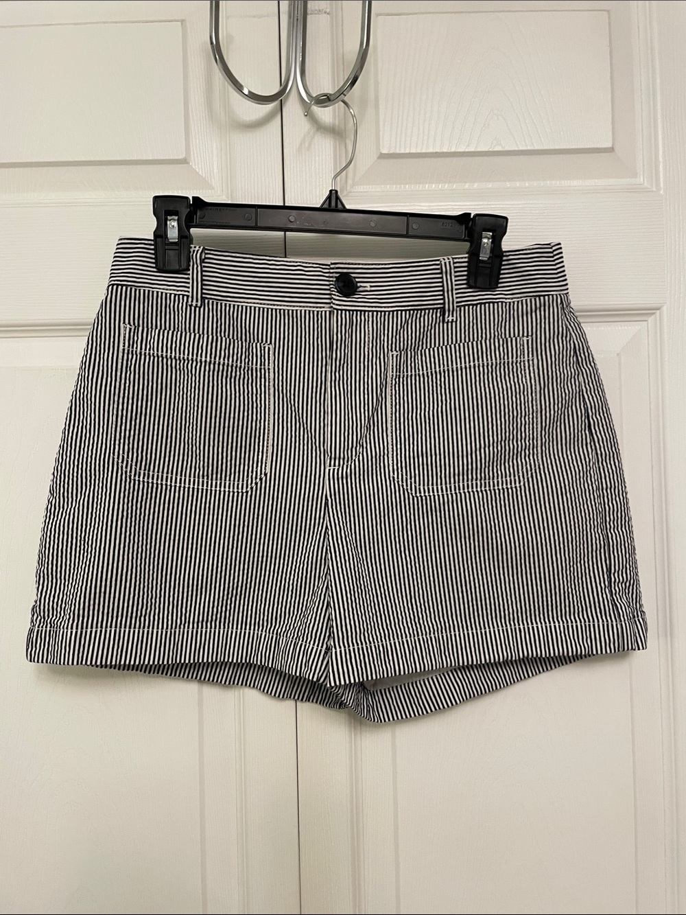 Loft THE PALMER SHORT Size 4 Black & White Seersucker Striped Shorts
